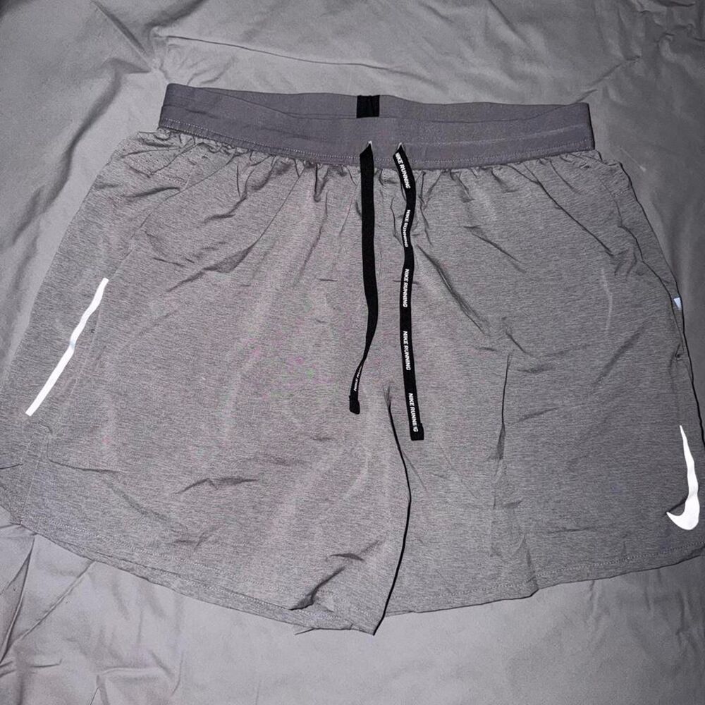 Nike Men's Grey Shorts